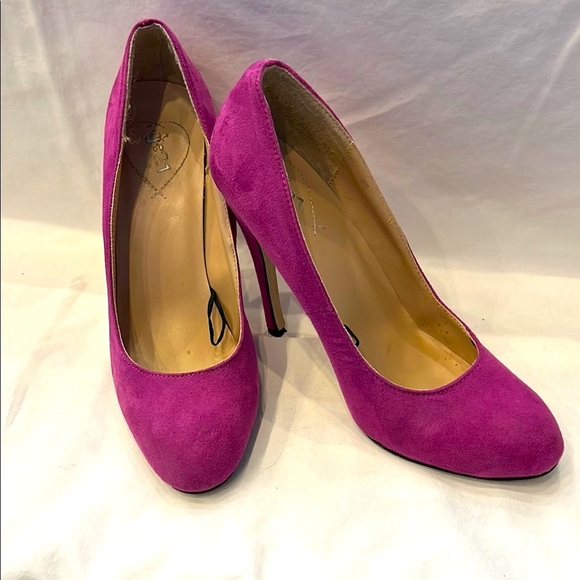 🔥3 for $12. Magenta High Heeled Pump with Stiletto Heel and Suede Material - Picture 6 of 6